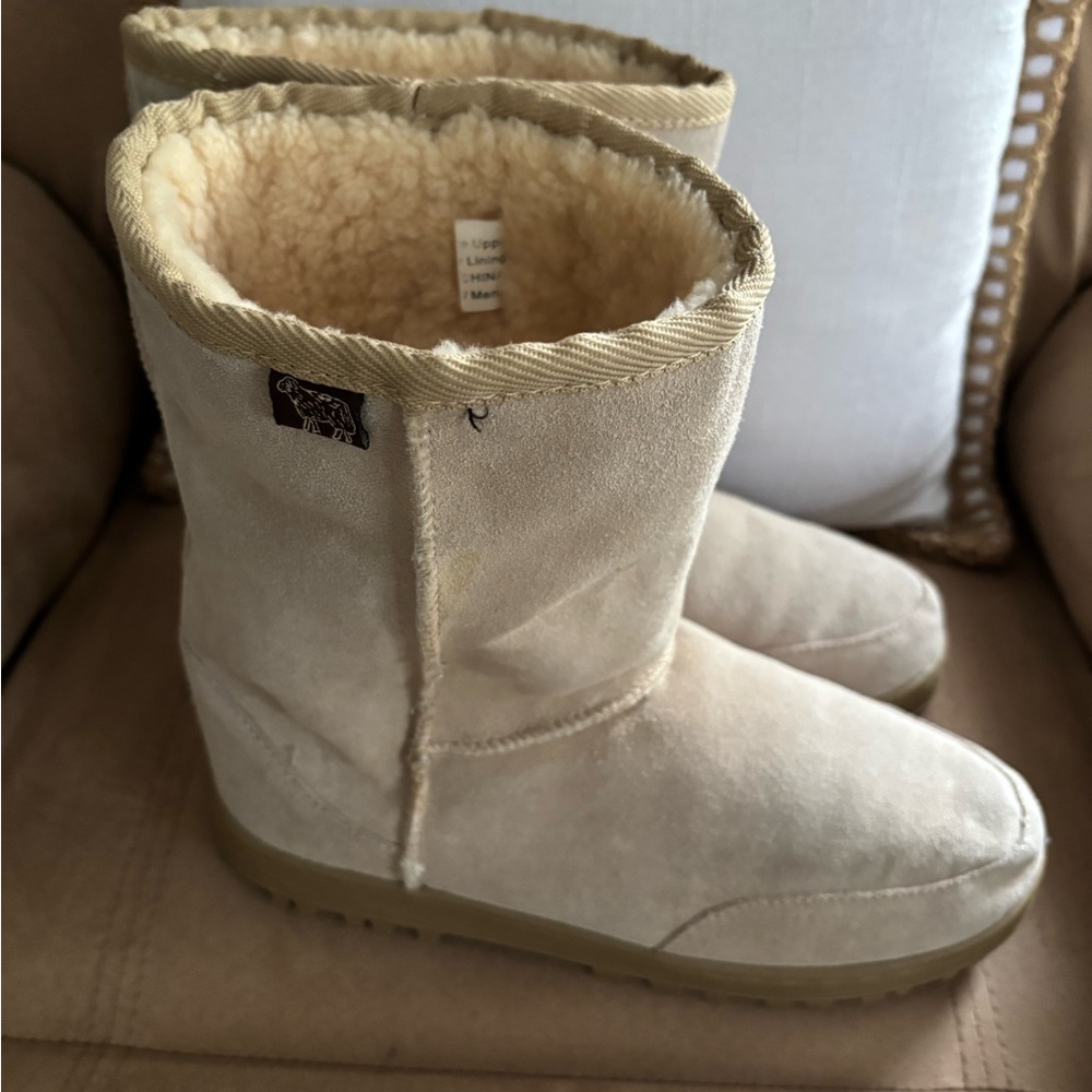 Australian boot company Tan Suede Shearling Boots